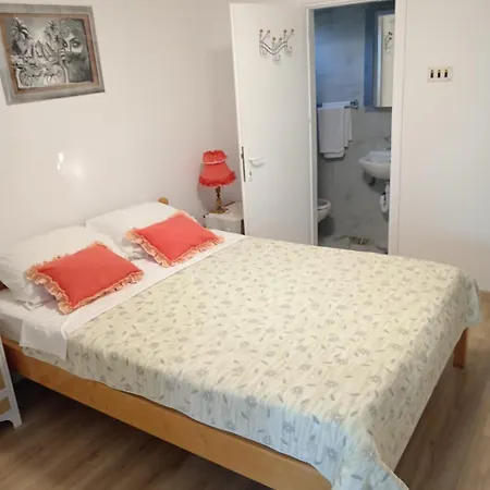 In With Balcony, Air Conditioning, Wifi, Dishwasher 4834-3 Apartamento Ždrelac