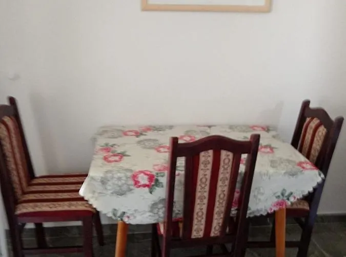 In With Balcony, Air Conditioning, Wifi, Dishwasher 4834-3 Apartman